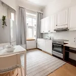 2ndhomes Charming 1br In Yrjoenkatu Apartment *