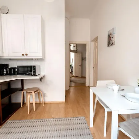 Апартаменты 2ndhomes Charming 1br In Yrjoenkatu Хельсинки